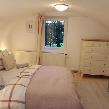 Apartment Mit 1 Schlafzimmer In Altstadthaus 상트베이트안데르글란 외부 사진