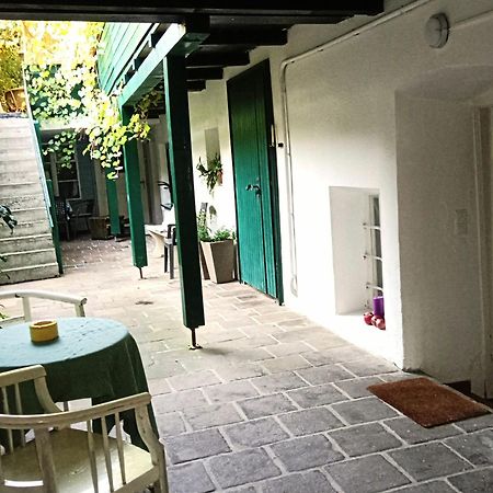 Apartment Mit 1 Schlafzimmer In Altstadthaus 상트베이트안데르글란 외부 사진